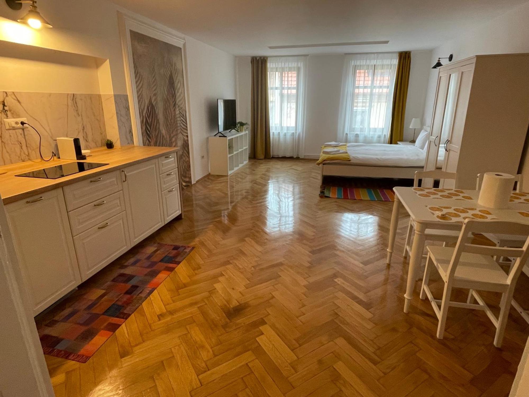 Cozy Stay Braşov Esterno foto